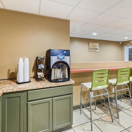 Econo Lodge Inn & Suites Binghamton Ngoại thất bức ảnh