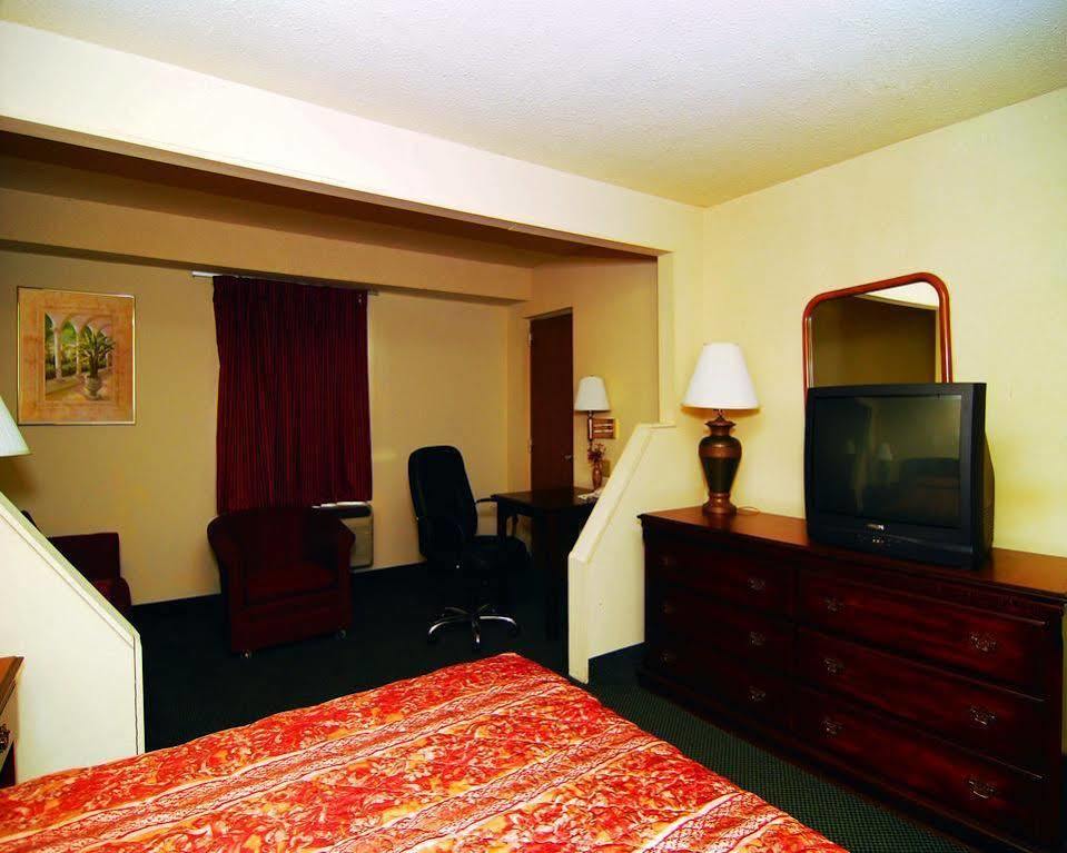 Econo Lodge Inn & Suites Binghamton Ngoại thất bức ảnh